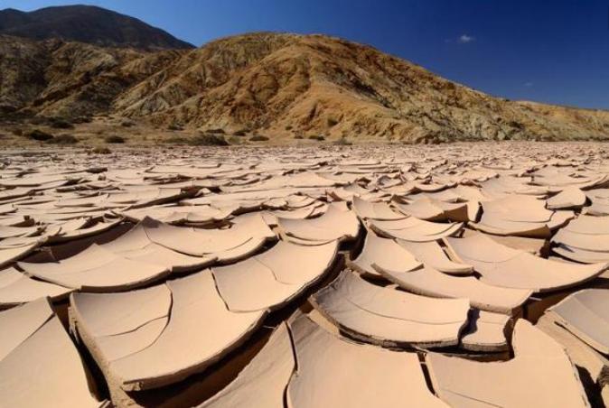 世界最干燥的地区，500年没下雨，突降3场雨后为何生物灭绝？