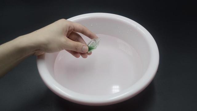 毛巾上挂一条毛巾，和空调扇一样凉快，别不当回事，早学提示家人
