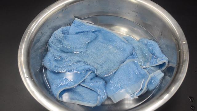 不管毛巾多脏多黄，试试这样泡一泡，洗完的毛巾又软又干净，实用