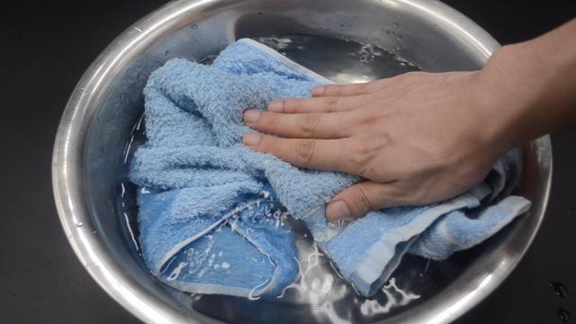不管毛巾多脏多黄，试试这样泡一泡，洗完的毛巾又软又干净，实用