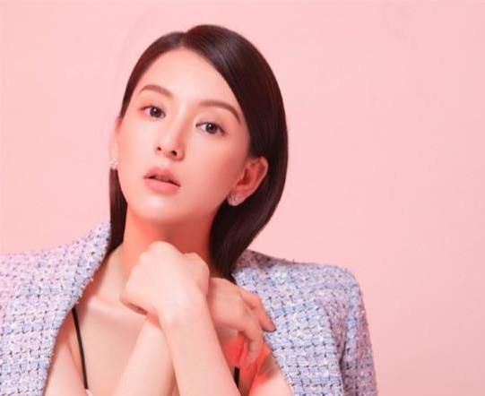 天王嫂不好当!方媛戴同一件首饰出镜多次,郭富城只给20万家用