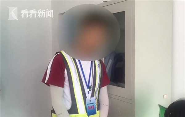 神操作！摄像头下车主用毛巾干这事 交警蜀黍“满分奖励”