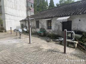 小巷里的健身器材实现居民在家门口锻炼的愿望