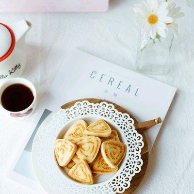 只有最美味的咸蛋黄肉松饼干,才能点亮你的餐桌