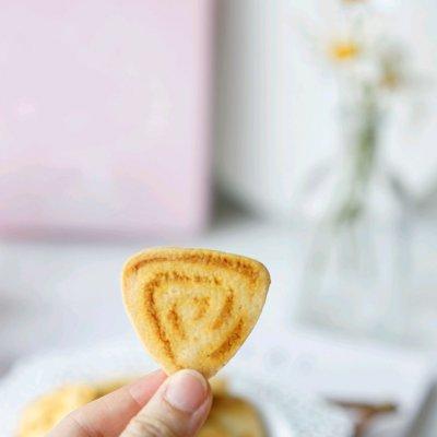 只有最美味的咸蛋黄肉松饼干,才能点亮你的餐桌