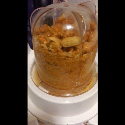 回味无穷的3步就能做出香香的花生酱来拯救你的胃