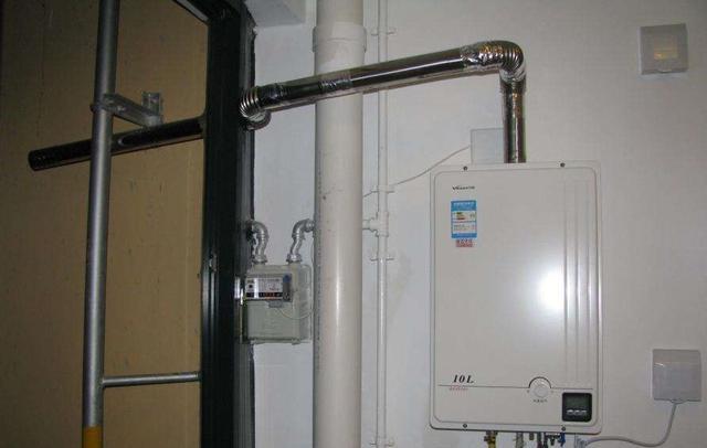 热水器强排式、冷凝式还是恒温式的好？内行人分析，这种实用安全