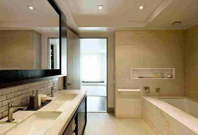 卫生间装修,吊顶扣板用复合板还是铝制品?钱差不少,效果也不同