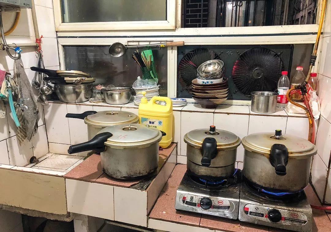 深扒！除了石灰市芋儿鸡，渝中区居然还有这样一家深藏不露的烧鸡