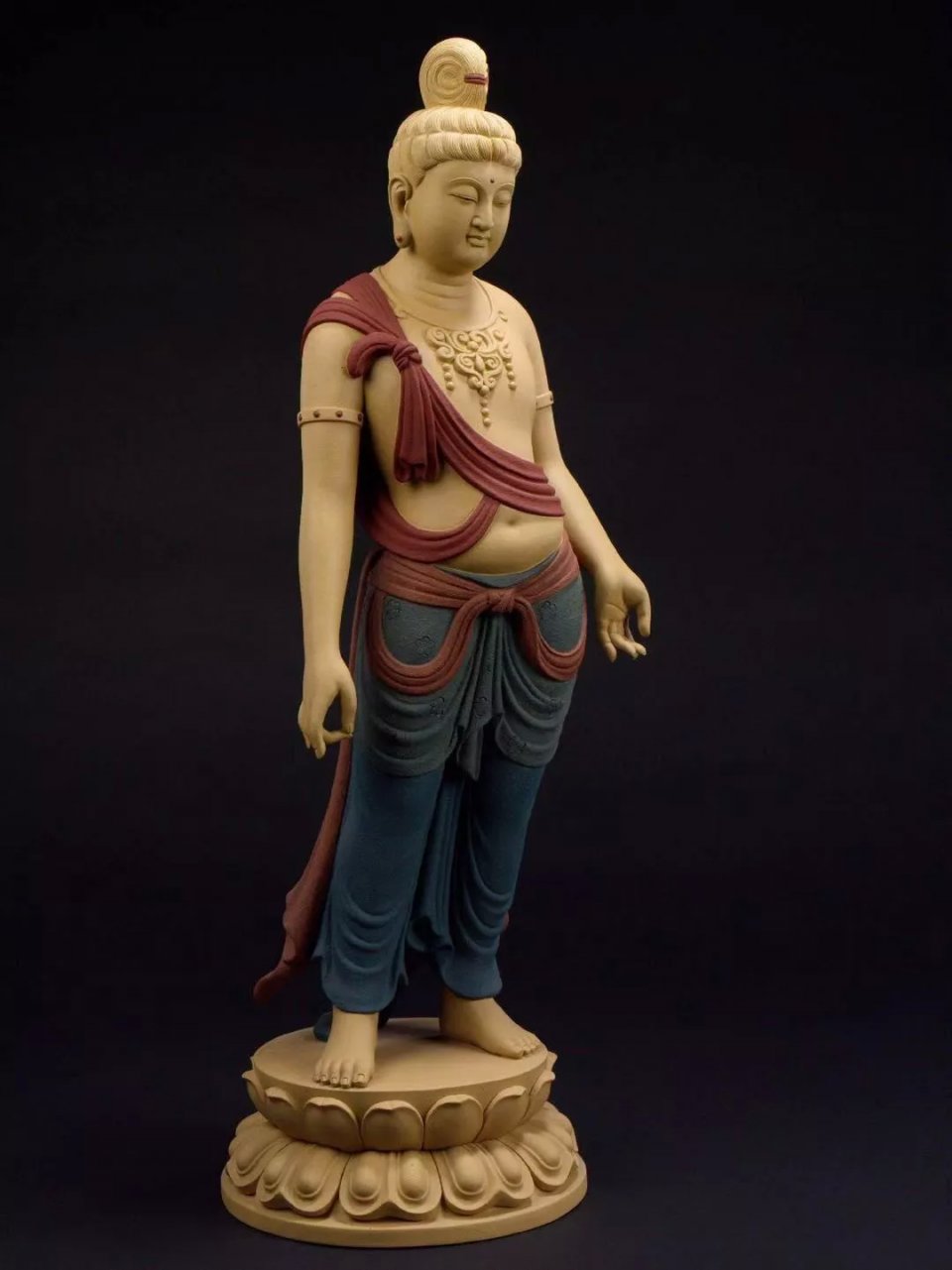 从曲阳石雕到宜兴紫砂，她一路追逐雕塑梦，成为行业少数女学霸