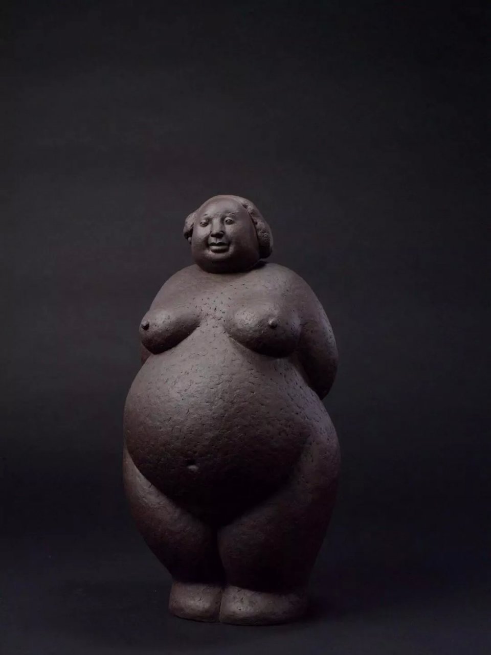 从曲阳石雕到宜兴紫砂，她一路追逐雕塑梦，成为行业少数女学霸