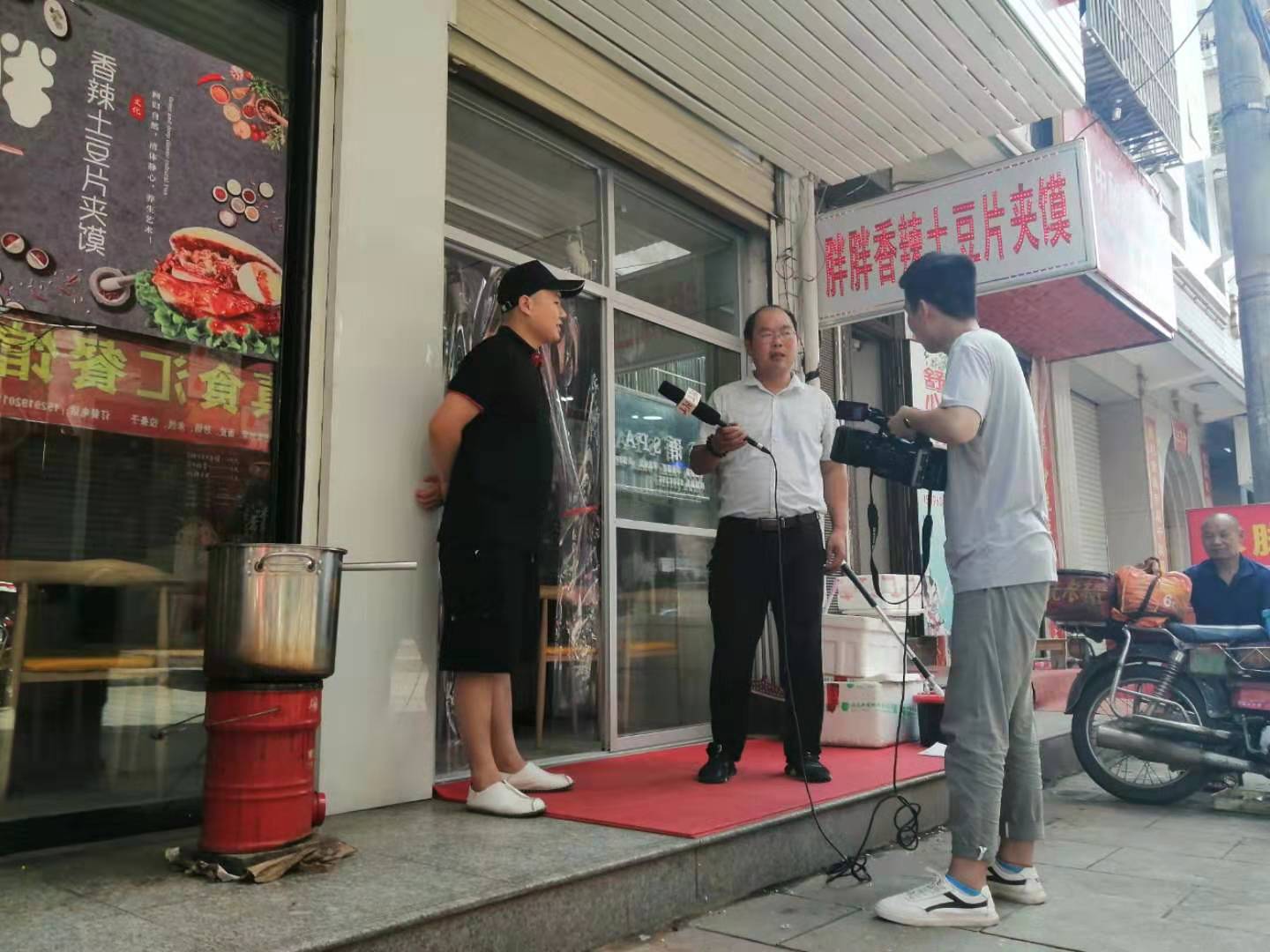 山阳东门口，电器修理铺的故事更感人