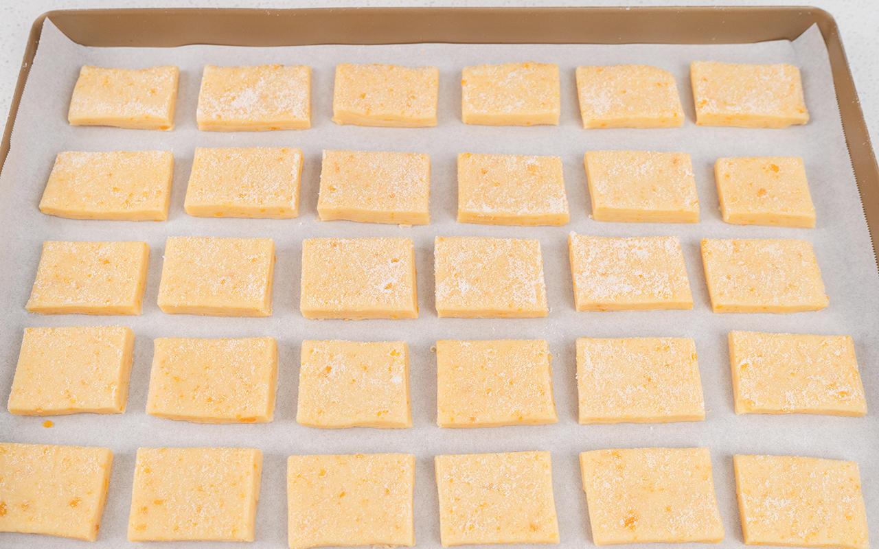 简单酥脆千层口感-老杨同款咸蛋黄饼干