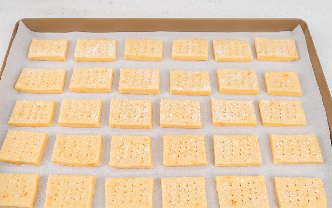 简单酥脆千层口感-老杨同款咸蛋黄饼干