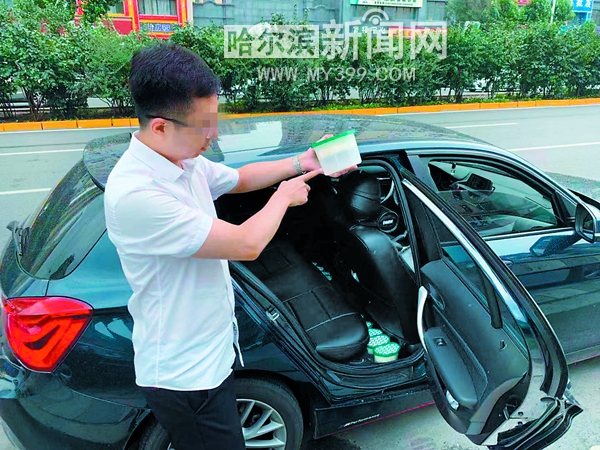 维修时没密封好 “宝马”下雨天车门渗水