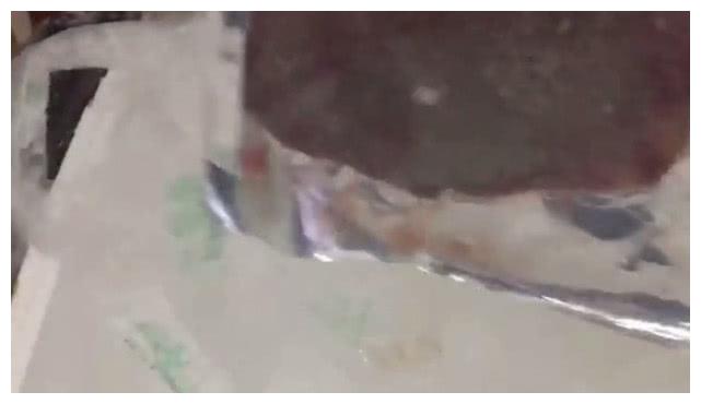 姑娘网购一箱“海鲜干货”，价值400元，打开后“有点怀疑”