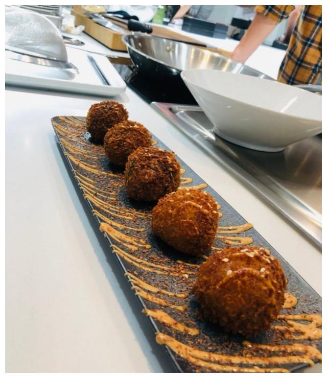 李宇春做饭像做艺术品，是强迫症？杰出的人会更加专注地做一件事