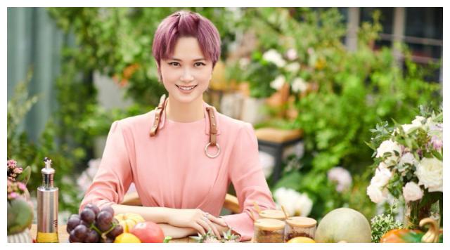 李宇春做饭像做艺术品，是强迫症？杰出的人会更加专注地做一件事