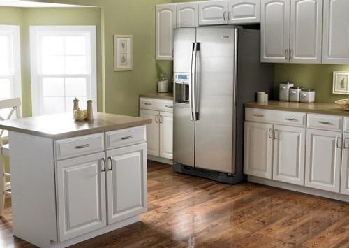 只要选对材质，做好养护，厨房也能铺木质地板，了解一下吧