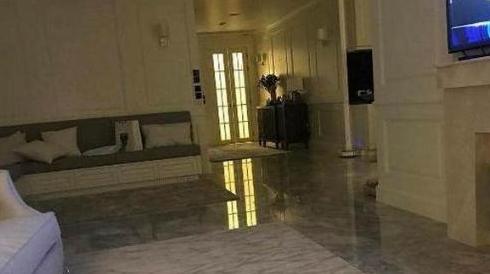带你参观宝儿自己的住宅:全屋用大理石装修,吸金能力不低啊