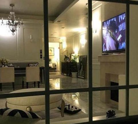 带你参观宝儿自己的住宅:全屋用大理石装修,吸金能力不低啊