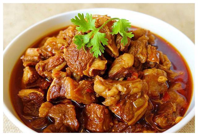 精选美食推荐：红酒柠檬基围虾，红烧牛肉，芦笋虾仁的做法