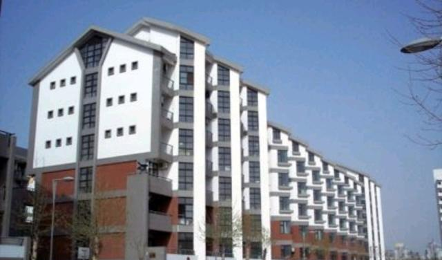 清华公寓首曝光,不仅有独立衣柜、书柜、洗鞋机,连健身房都有