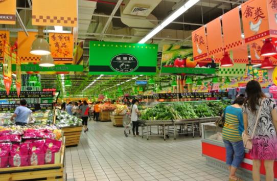 孩子超市打碎一套餐具，妈妈接下来的做法，让人忍不住夸赞有教养