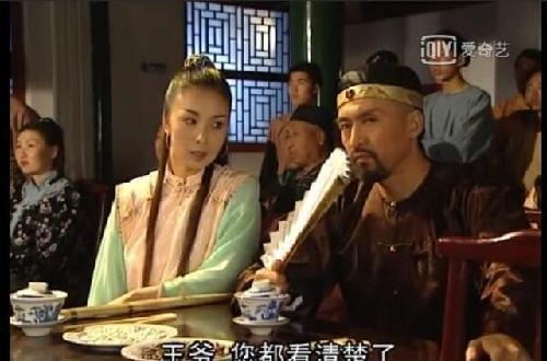 但是这个拉链是怎么回事，有法术了不起啊，变戏法变出来的啊？