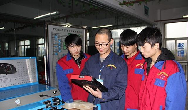 汽车修理实习中，要注意的准备工作和钳工工作的内容
