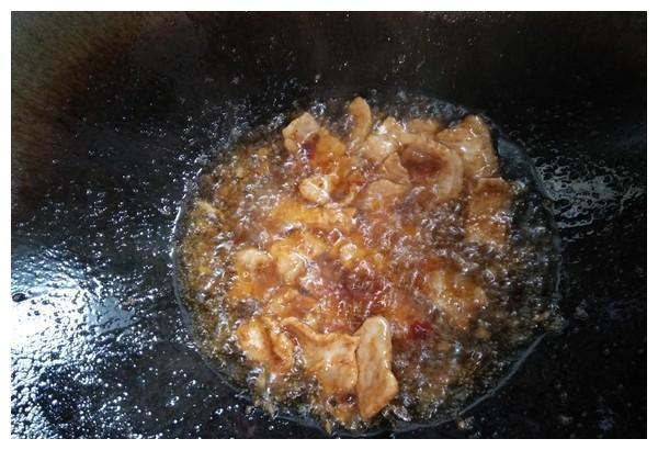 不管炒啥肉，千万不要直接下锅，这样处理一下，肉香滑不柴更入味