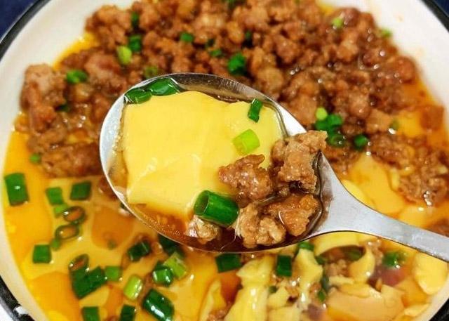 肉末蒸蛋做法简单原料常见，炎炎夏日，蒸上一碗绝对香喷喷