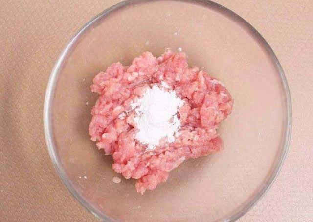 肉末蒸蛋做法简单原料常见，炎炎夏日，蒸上一碗绝对香喷喷