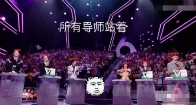 孟美岐太敬业，担任《明日之子》导师，却穿着高跟鞋站了5个小时