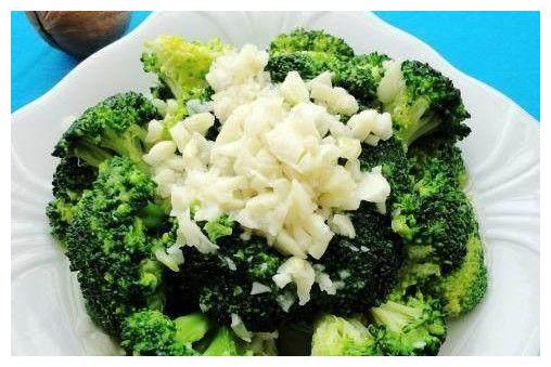 炒西兰花到底要不要焯水？成本2块钱，营养护全家