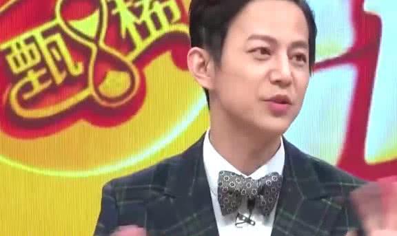 何炅网购被认出，客服，何老师是你吗？何炅机智回应让人笑出猪叫