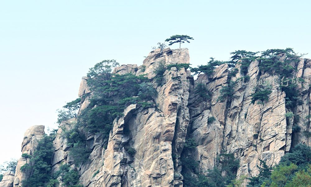 山东最美5A景区 风光堪比黄山 世界最大山体石雕比乐山大佛高3倍