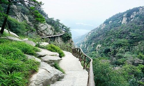 山东最美5A景区 风光堪比黄山 世界最大山体石雕比乐山大佛高3倍