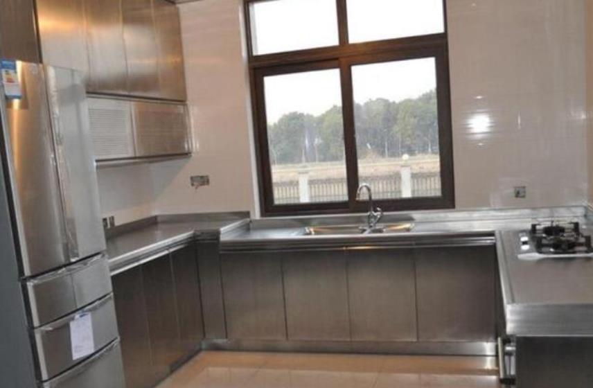 不锈钢橱柜那么好，为什么做台面的人都少？师傅说的很现实