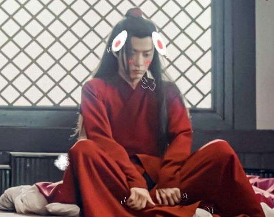 肖战红色塑胶衣,撞衫蔡徐坤,你会pick谁?