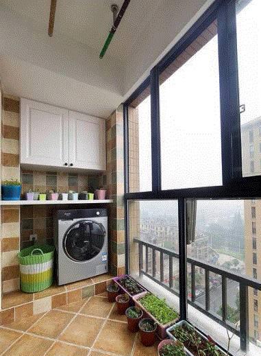 装修施工要在阳台上安装洗衣机,怎么走水管?