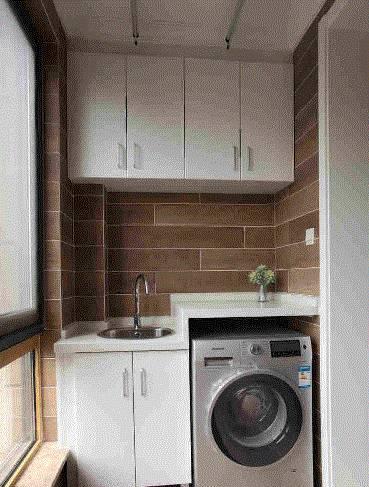 装修施工要在阳台上安装洗衣机,怎么走水管?