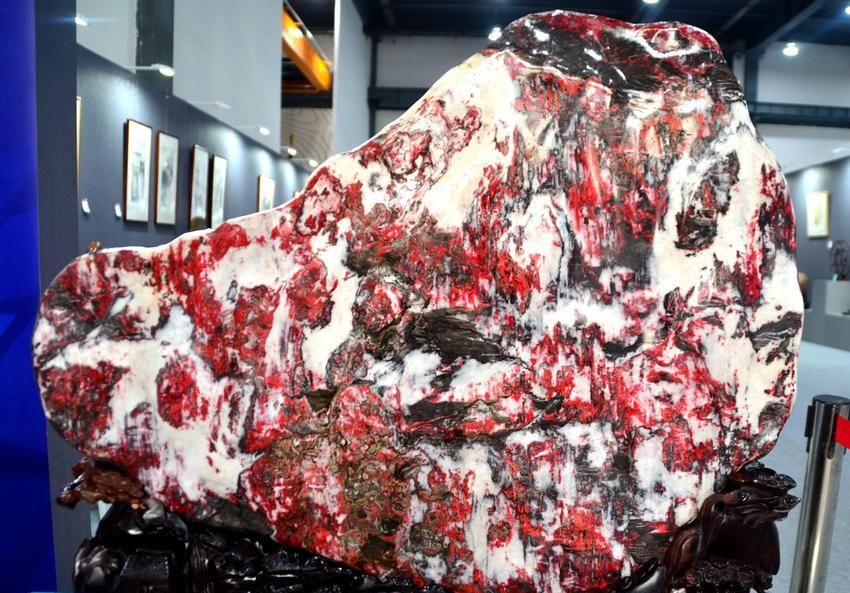 贵州安顺：200余件石雕精品集体亮相石博会（高清组图）