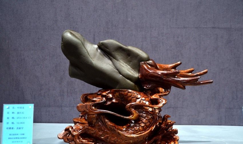 贵州安顺：200余件石雕精品集体亮相石博会（高清组图）