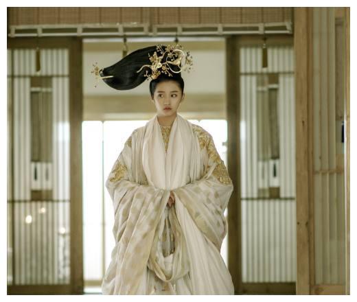 关晓彤的“缝纫机”之后，于正电视剧又开创了盆栽头、假山头模