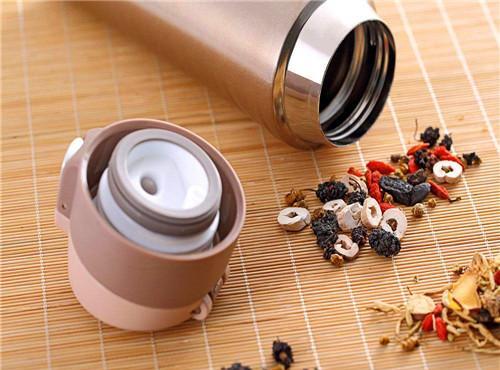 买保温杯该如何挑选？教你3个挑选优质保温杯的妙招，简单实用