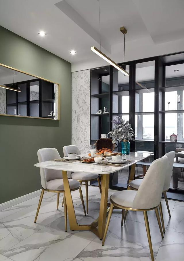 125㎡简约三居，主卧床头背景墙很喜欢