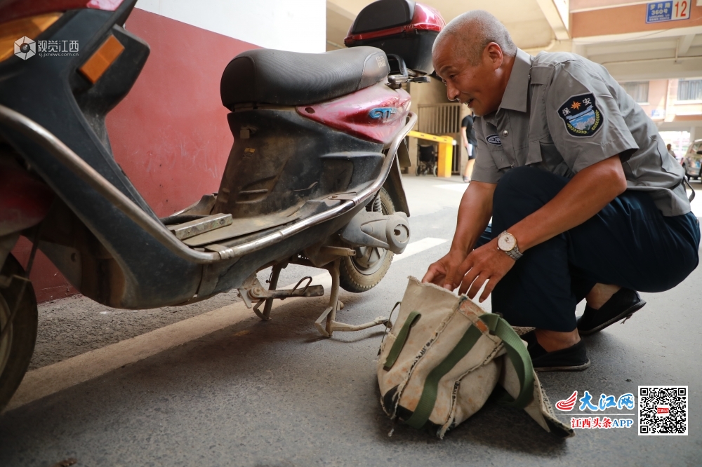 37℃:这群老人有点“暖” 换灯泡修气灶一年社区服务2000次