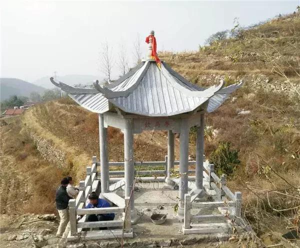 园林景观中的装饰——石雕凉亭