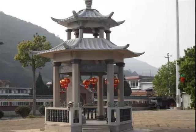 园林景观中的装饰——石雕凉亭